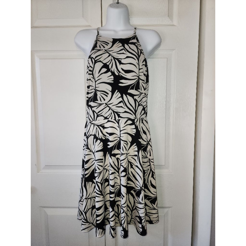 Women's bar III Dress Size L Black and White